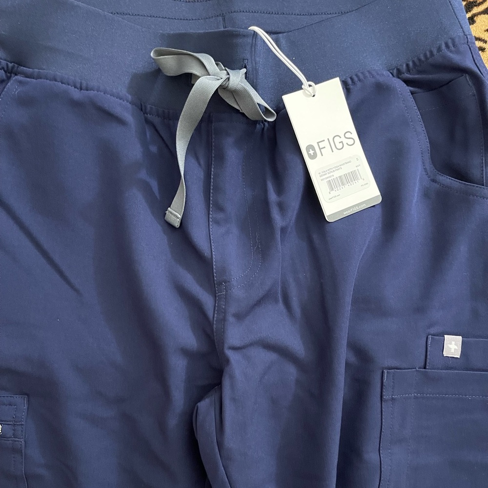 FIGS yola scrub pants